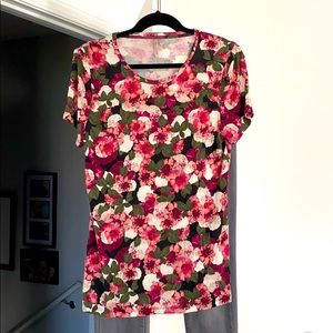 Short-sleeve floral top